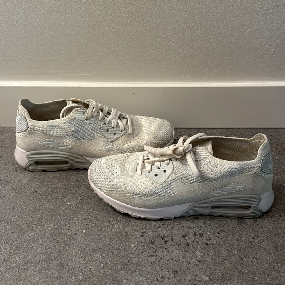 Air Max 90 Flyknit in white/ cream